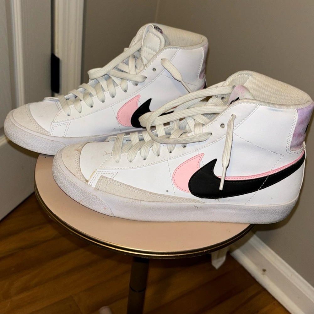 Size 7Y Nike high tops